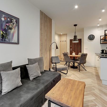 Aura III Apartments & Free Parking By Downtown Apartments Гданск Екстериор снимка