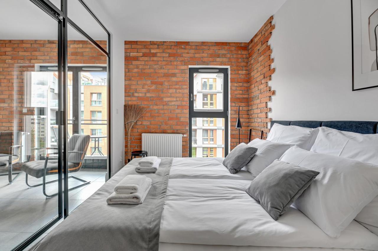 Aura III Apartments & Free Parking By Downtown Apartments Гданск Екстериор снимка