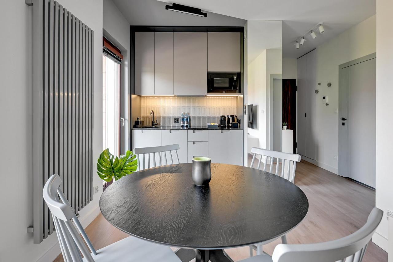 Aura III Apartments & Free Parking By Downtown Apartments Гданск Екстериор снимка