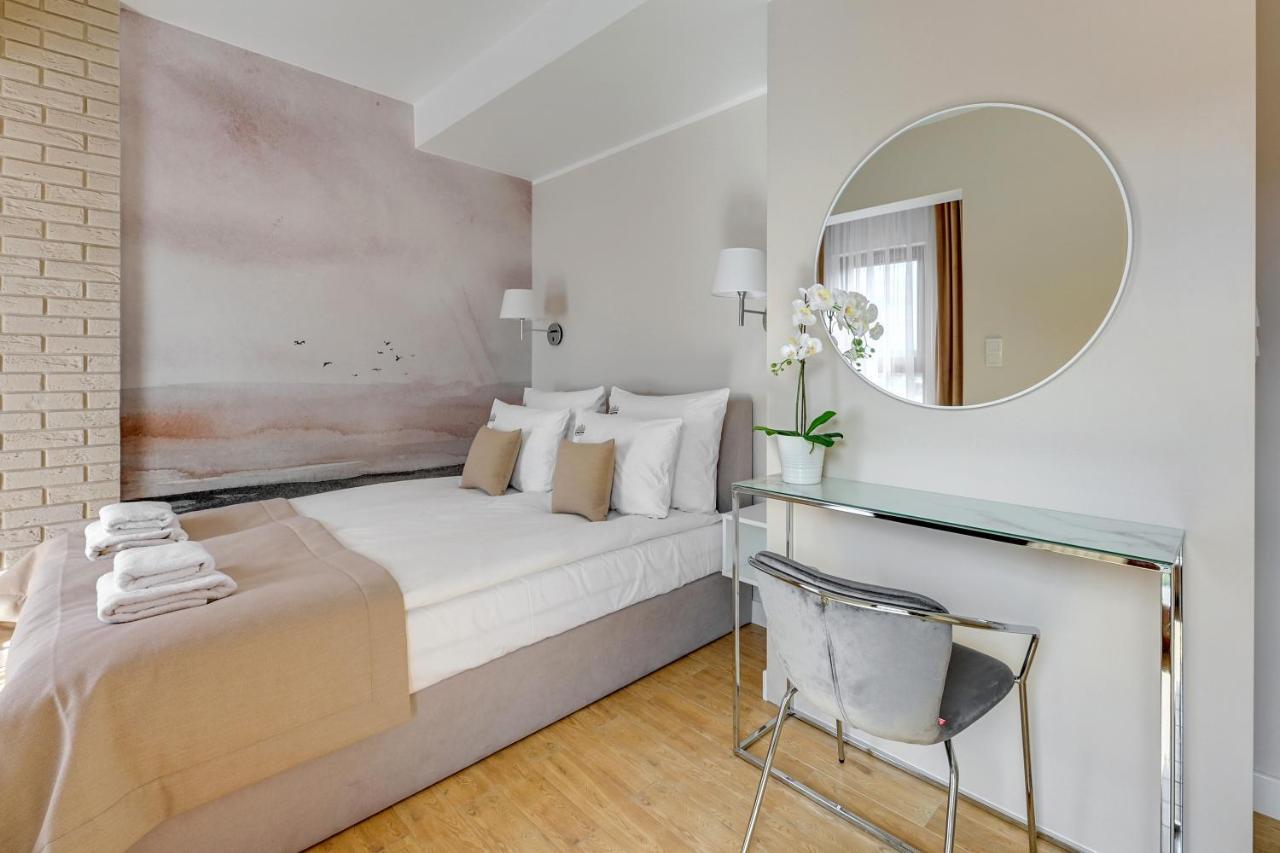 Aura III Apartments & Free Parking By Downtown Apartments Гданск Екстериор снимка